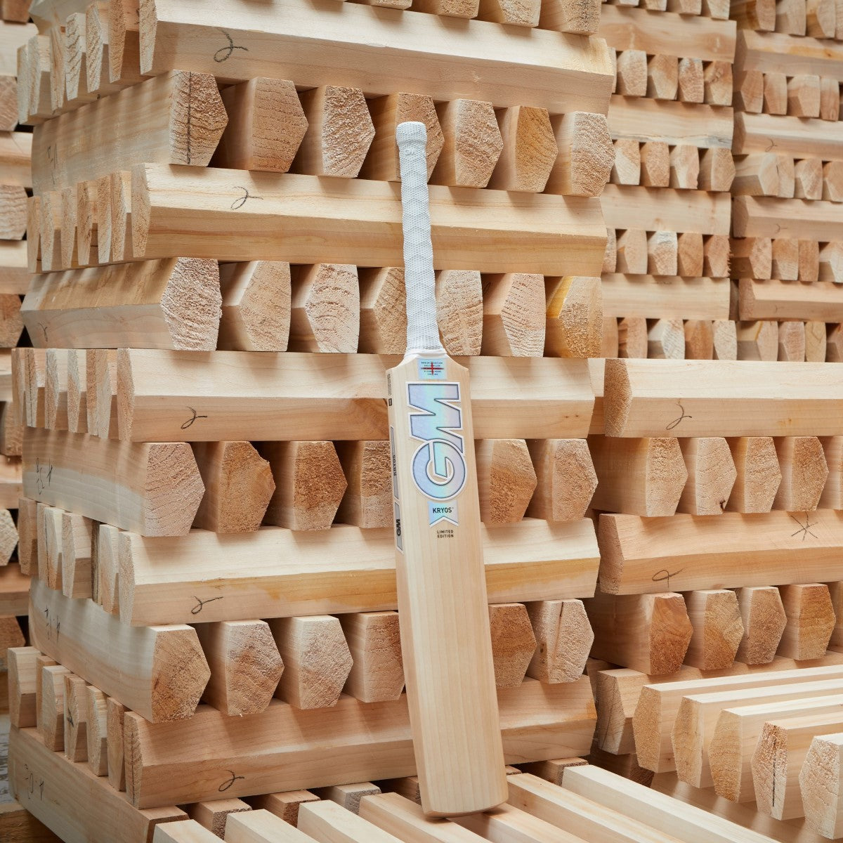 GM Kryos L540 Cricket Bat — Prime English Willow · SH Senior Full Size · DXM · ToeTek · GMNow